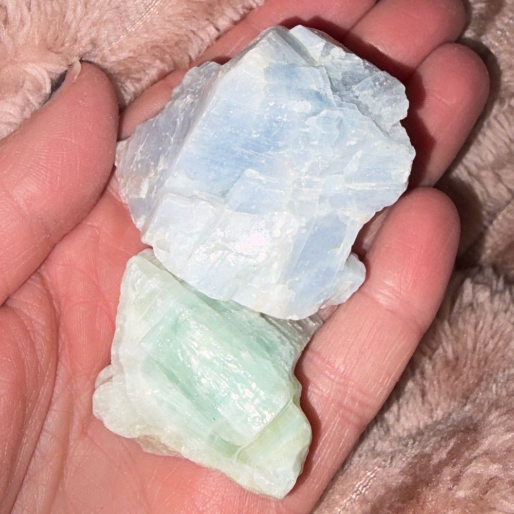 RAW CALCITE - Picture 2 of 3